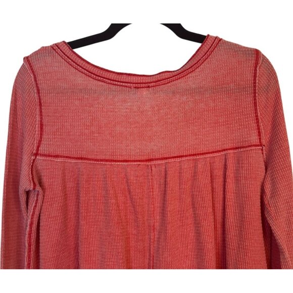 2/$30 We The Free By Free People Medium Red/Coral Kai Henley Top Hi Low - Picture 14 of 16